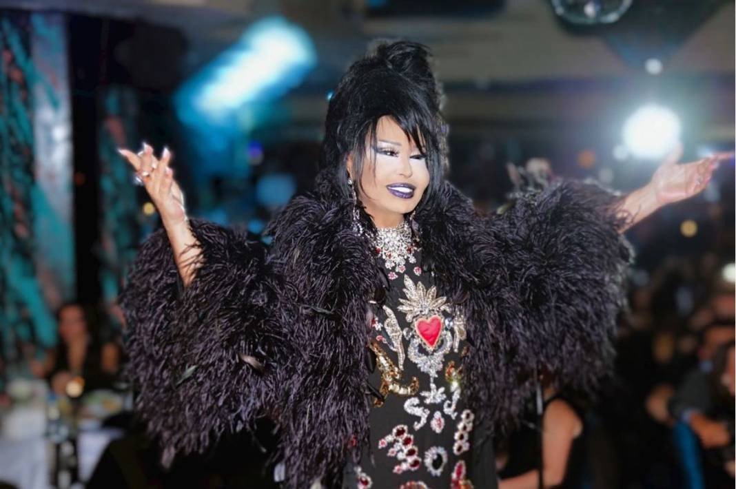 Türk Müziğinin divası Bülent Ersoy makyajsız yakalandı! Görenler tanıyamadı - Resim: 28